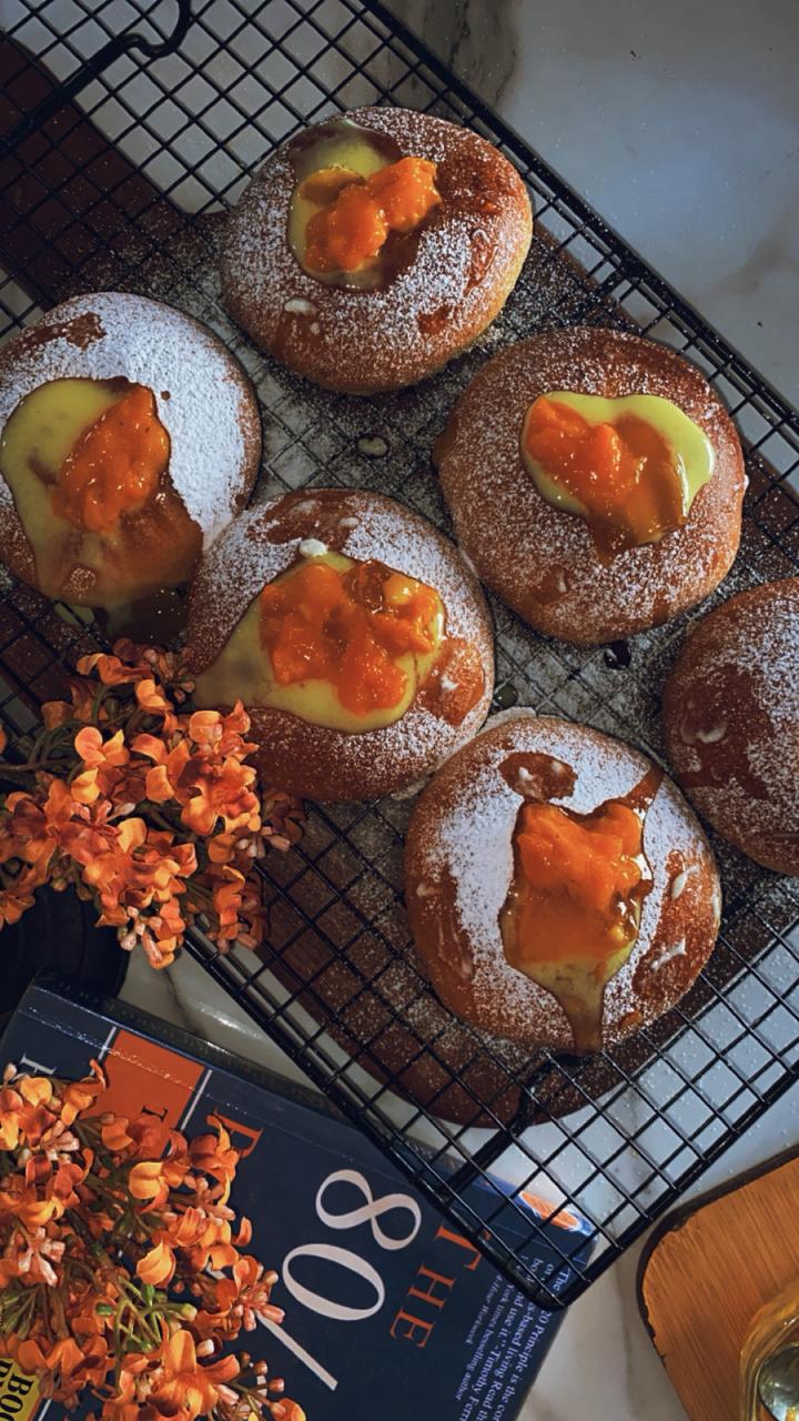 Mango Custard-Filled Brochie Buns 1 piece